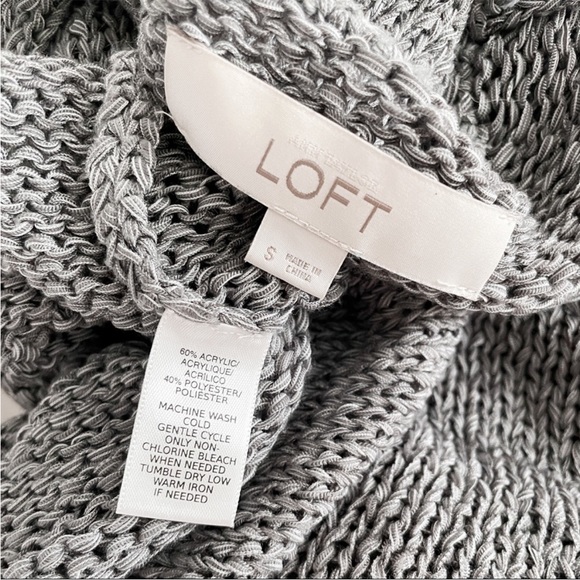 LOFT Gray V-Neck Sweater - Picture 2 of 3